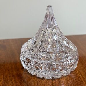 Godinger Crystal Hershey's Kiss covered candy dish.


D28